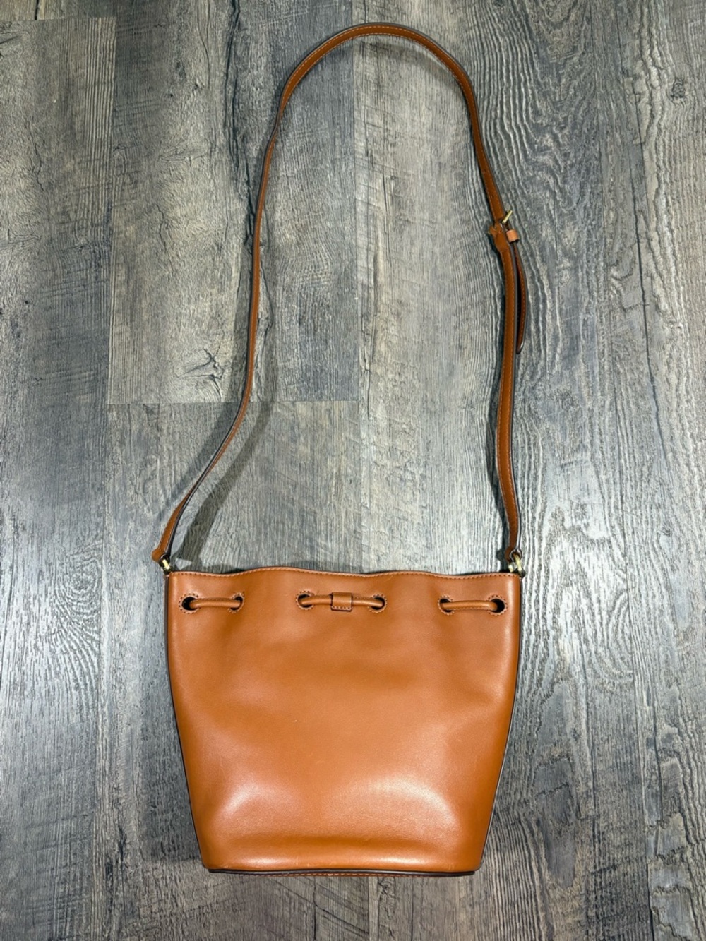 LAUREN Ralph Lauren Leather Medium Andie Drawstring Bucket Bag - Picture 5 of 13